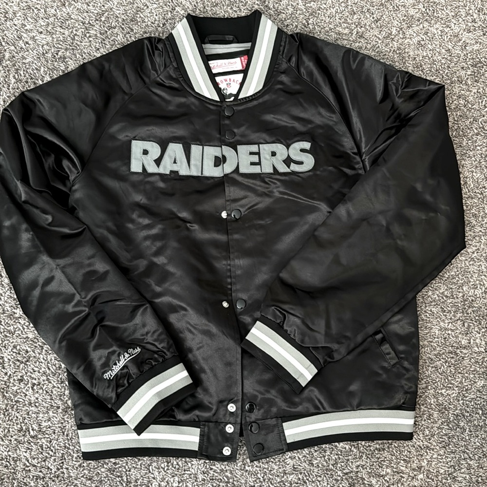MITCHELL & NESS THROWBACK LAS VEGAS RAIDERS SATIN BOMBER JACKET NWOT